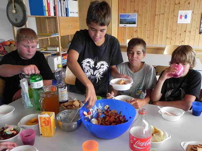 Fruchtsalat und Fussballmatch